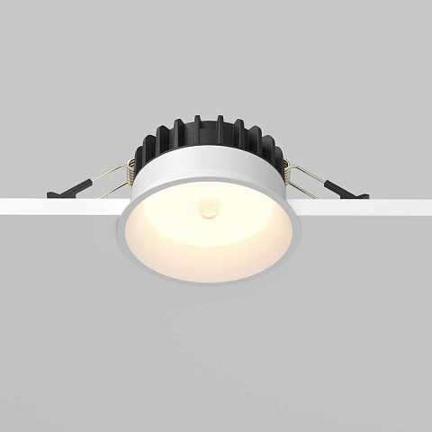 Влагозащищенный светильник Maytoni DL055-8W3K-SEN-W