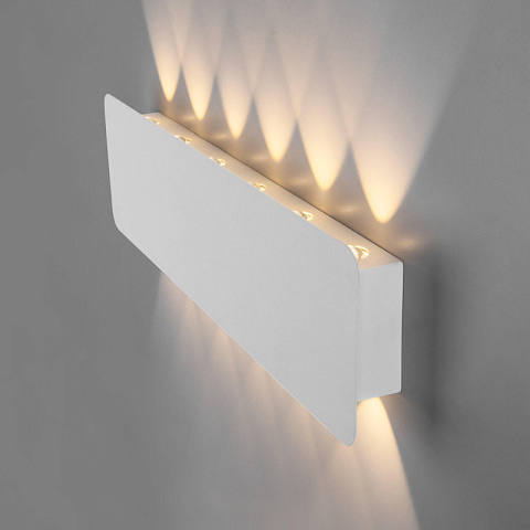 Бра Elektrostandard 40139/1 LED белый