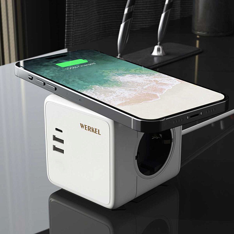 Розеточный блок 3-местный + 3 USB + беспроводная зарядка Werkel W6513501 4690389204265