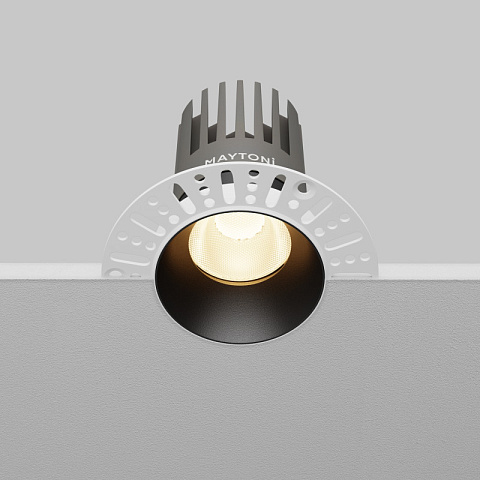 Встраиваемый светильник Maytoni DL121-15W-3K-TRS-B