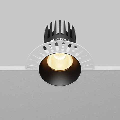 Встраиваемый светильник Maytoni DL121-15W-2.7K-TRS-B