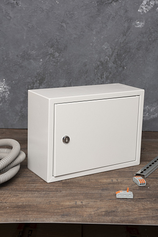 EKF Basic Щит распред. навесной ЩРН- 9 (220х300х120) IP31