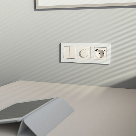Розетка с заземлением, шторками и USB тип A+C Werkel айвори матовый W1171762 4690389213274