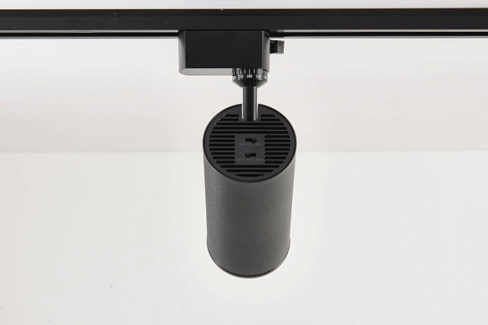 Светильник на шине Crystal Lux CLT 0.31 021 BK 3CCT ZOOM
