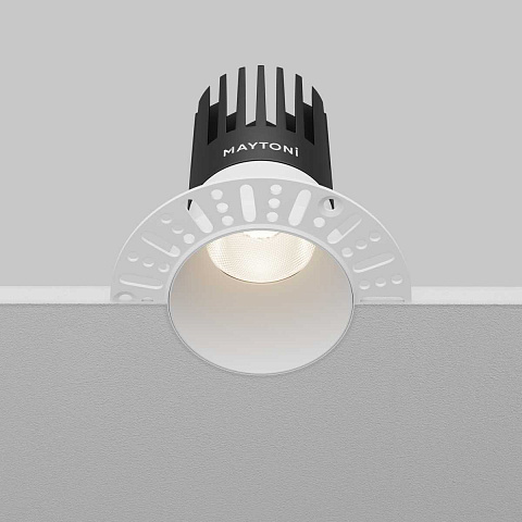 Встраиваемый светильник Maytoni DL122-15W-4K-TRS-W