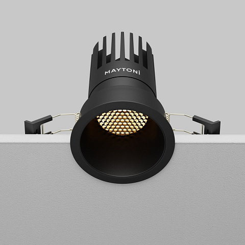 Встраиваемый светильник Maytoni DL118-15W-2.7K-B