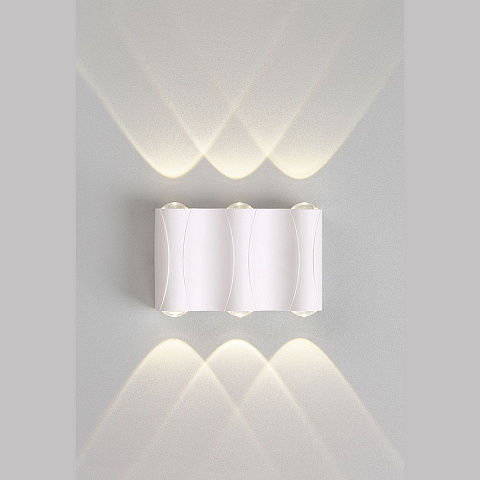 Настенный светодиодный светильник Crystal Lux CLT 022W3 WH 4000K