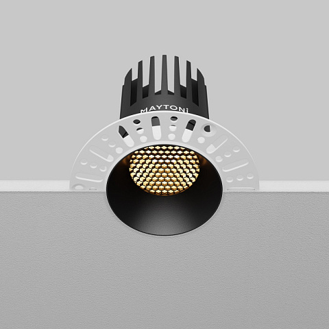 Встраиваемый светильник Maytoni DL121-15W-2.7K-TRS-B