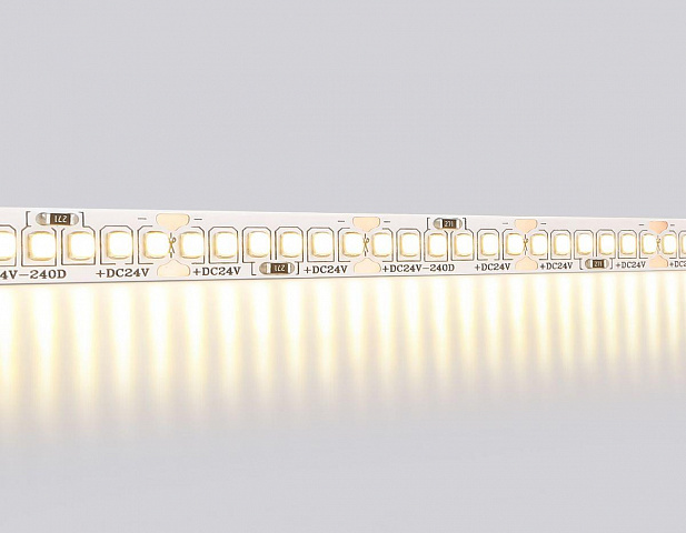Светодиодная лента Ambrella Light 22W/m 240LED/m 2835SMD теплый белый 5M GS3501