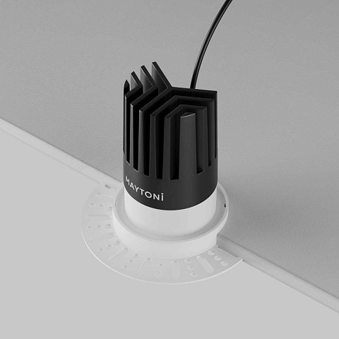 Встраиваемый светильник Maytoni DL121-15W-2.7K-TRS-W