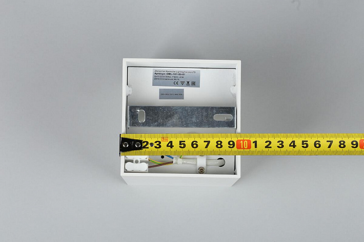 Накладной светильник Omnilux OML-101109-01