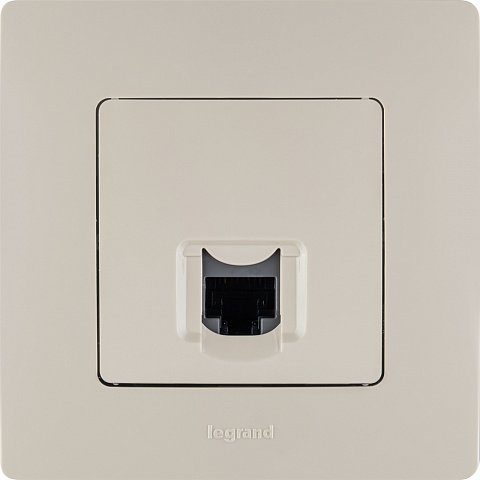 Legrand Etika Слоновая кость Розетка комп (RJ45) 5 категория  UTP