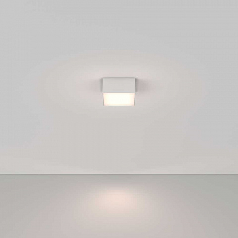 Накладной светильник Maytoni C032CL-12W4K-SQ-W