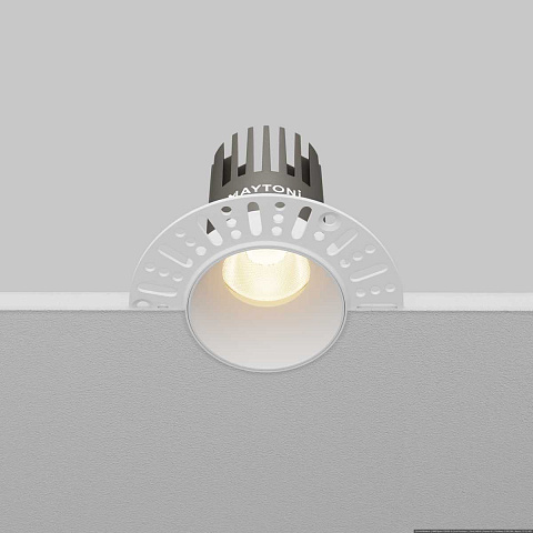 Встраиваемый светильник Maytoni DL119-10W-3K-TRS-W