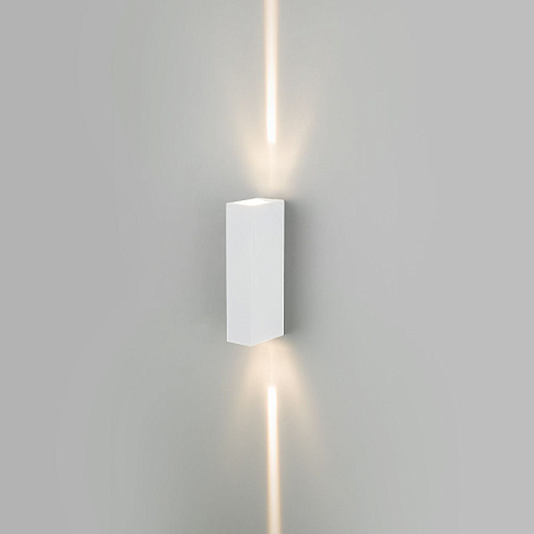 Светильник настенный Elektrostandard Blaze LED белый (35136/W)