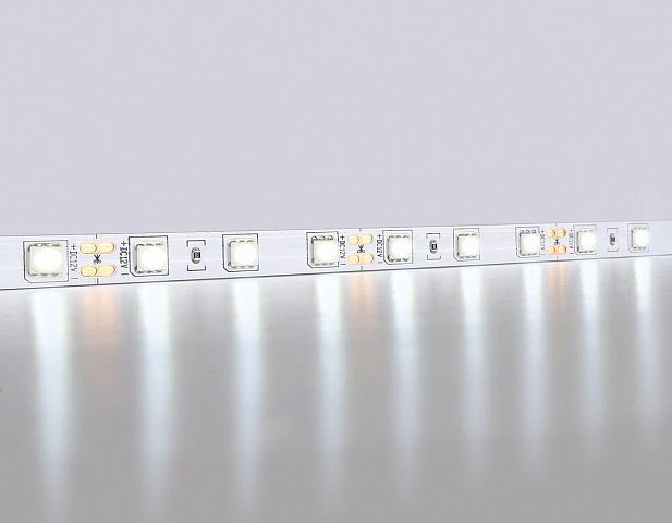 Светодиодная лента Ambrella Light 14,4W/m 60LED/m 5050SMD холодный белый 5M GS2003