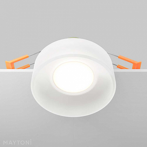 Встраиваемый светильник Maytoni DL046-01W