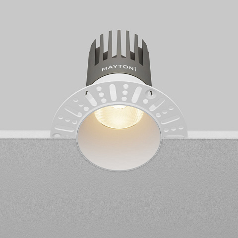 Встраиваемый светильник Maytoni DL122-15W-3K-TRS-W